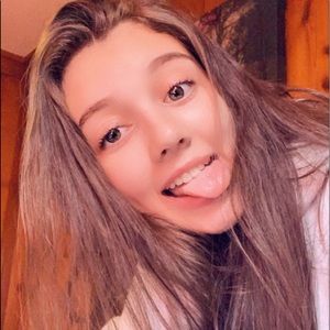 Meet your Posher, Katelyn